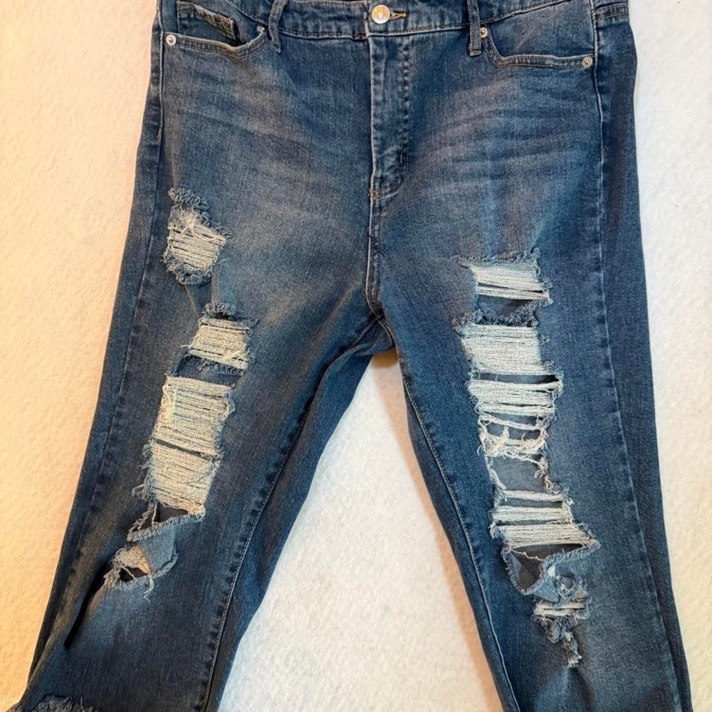 Y2K Jessica Simpson blue distressed cropped jeans size 31 summer ready